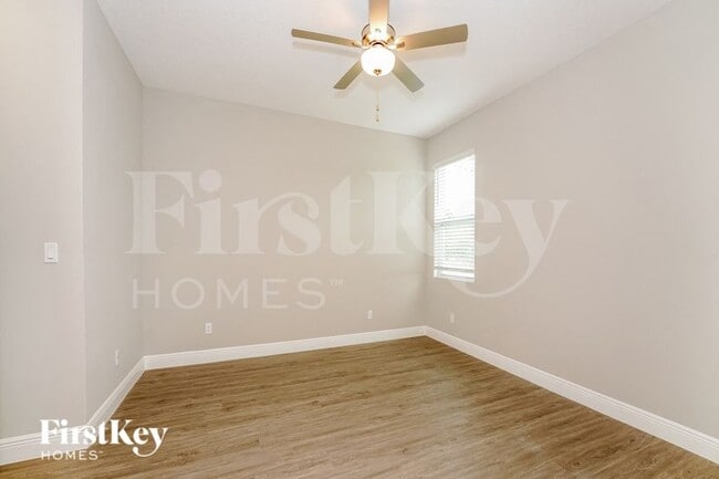 Building Photo - 3120 Halsey Ave SE