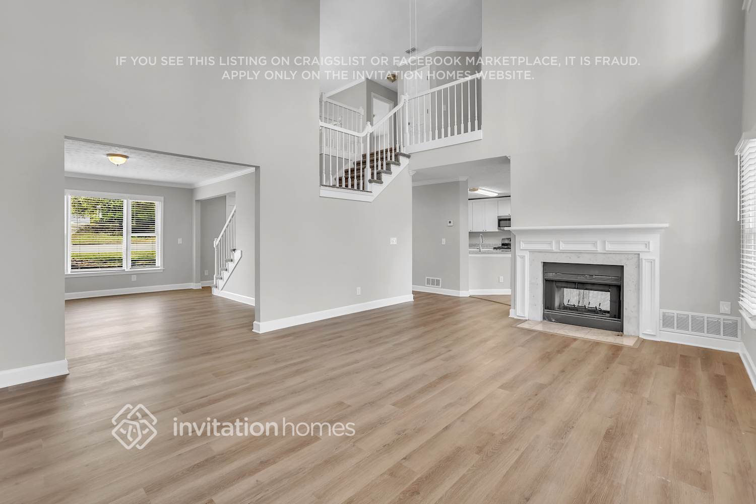 Building Photo - 1810 Collines Ave