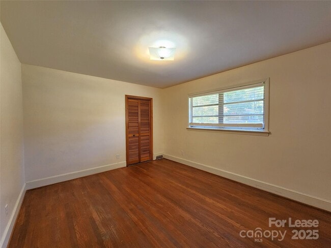 Building Photo - 7604 Shady Ln