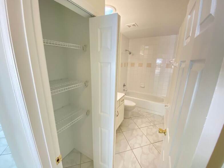 Building Photo - Wonderful 3/2 Home in the Arbor Club Community!