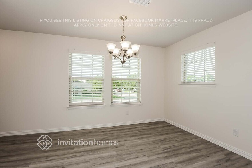 Building Photo - 746 Bonnet Trl