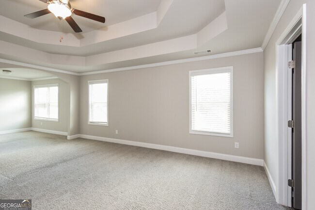 Building Photo - 732 Overlook Gln Dr