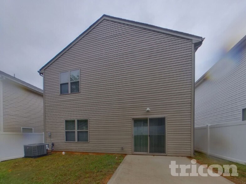 Building Photo - 119 Spring Knoll Dr