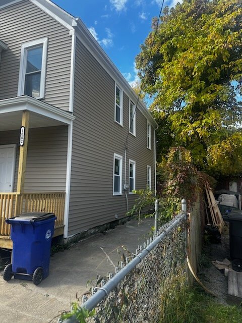 Building Photo - 1002 E 76th St