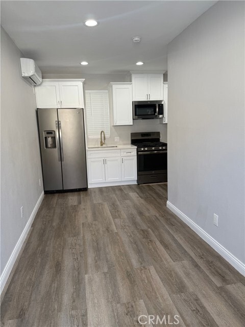 Building Photo - 453 W Grevillea St