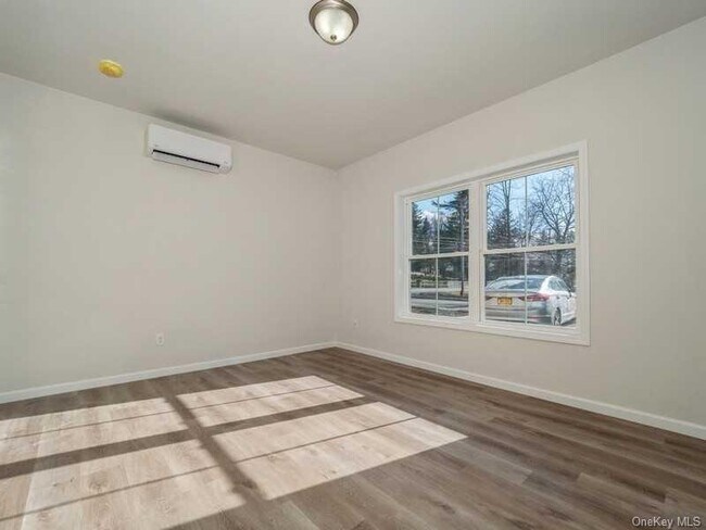 Building Photo - 4 S Hls Wy