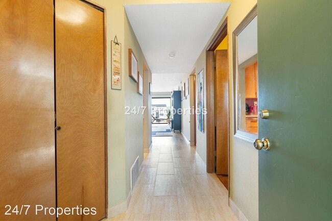 Building Photo - 2 br, 2 bath House - 4926 S. Corbett Ave. ...