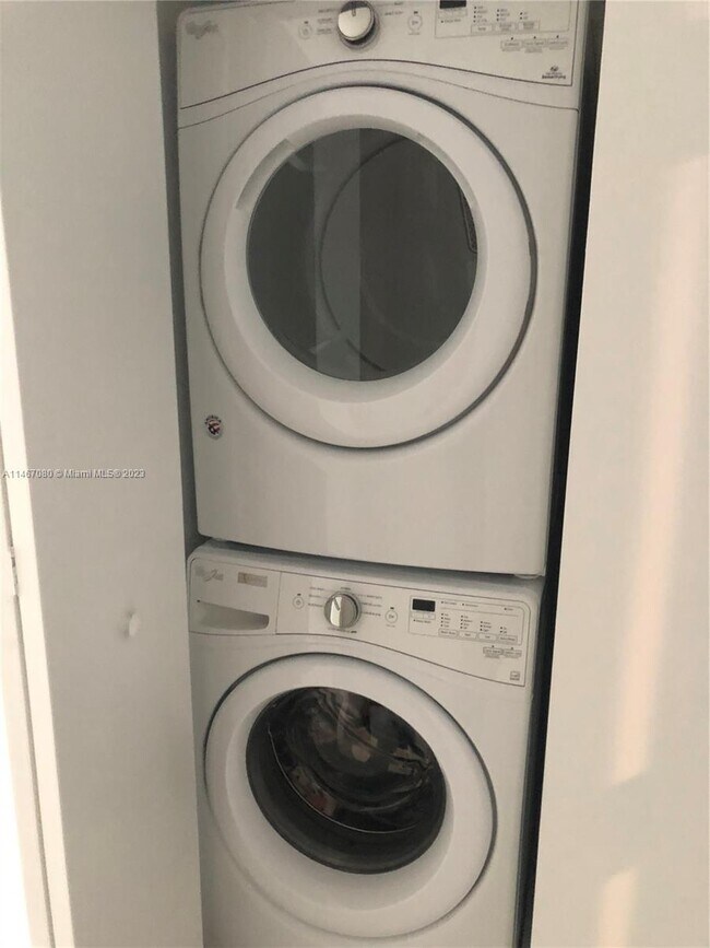 Building Photo - 488 NE 18th St