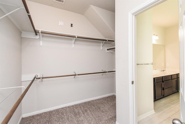 Building Photo - 2330 Honey Heights Ln