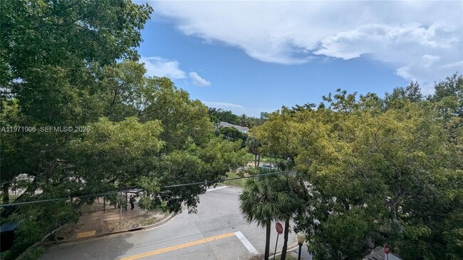 Building Photo - 445 SW 11th St