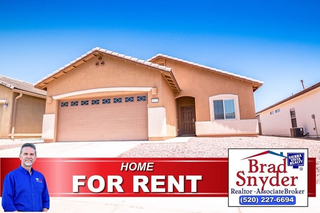 Building Photo - Great Open Floor Plan 3 Bedroom, 2 Bath, Central A/C in Holiday Subdivision!