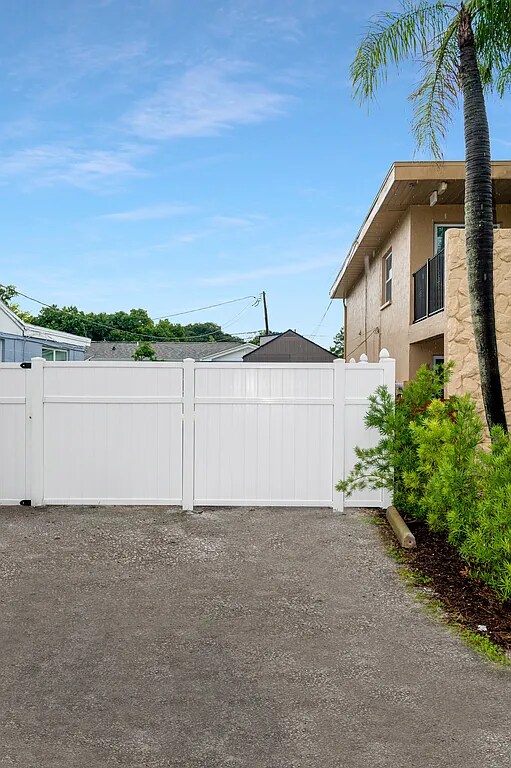 Building Photo - 401 S Mars Ave