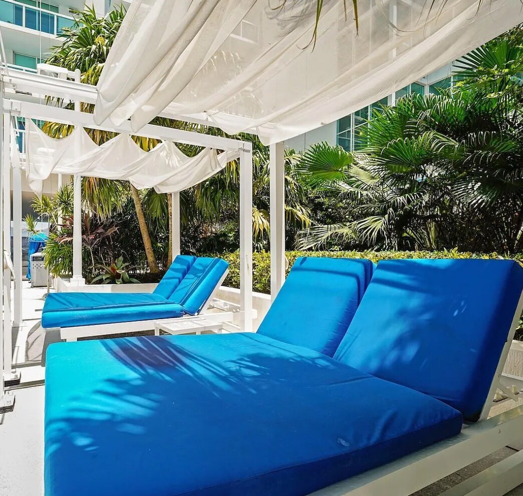 Building Photo - 1800 N Bayshore Dr