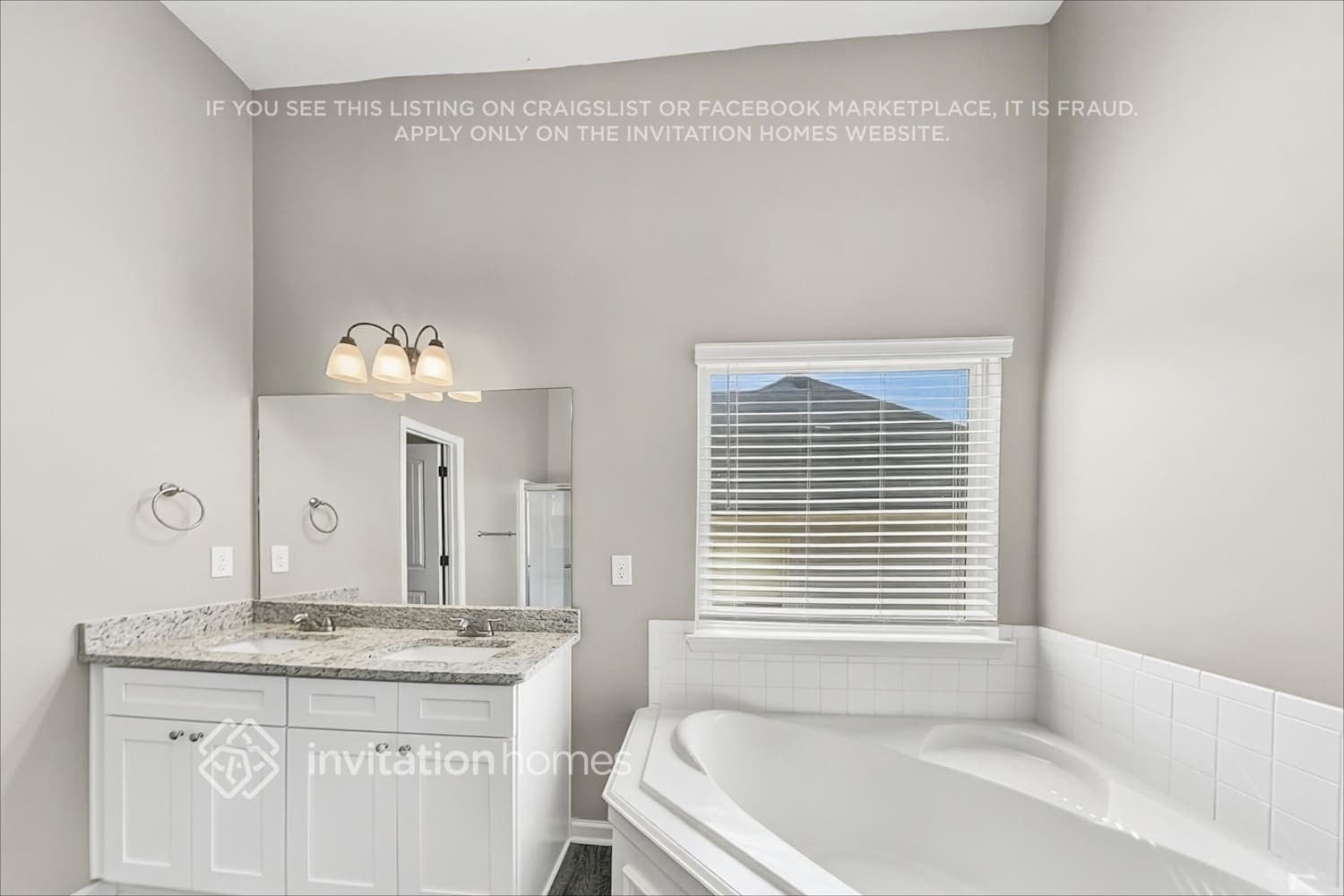 Building Photo - 100 Hamilton Pointe Dr