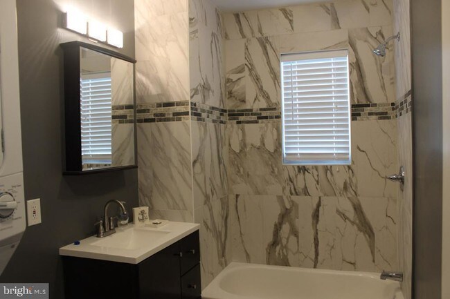 Building Photo - 5923 N Broad St