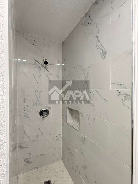 Building Photo - 943 Weizmann St