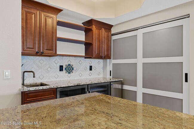 Building Photo - 480 Sail Ln