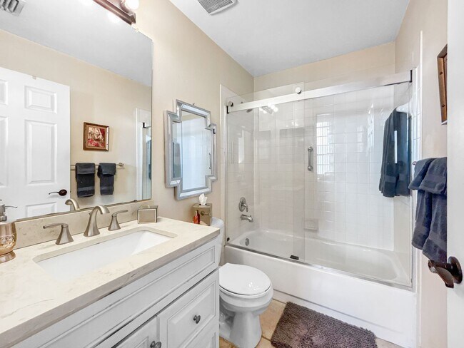 Building Photo - Modern Condo Living by Mirror Lake – Downtown St. Pete! 2bed | 2bath