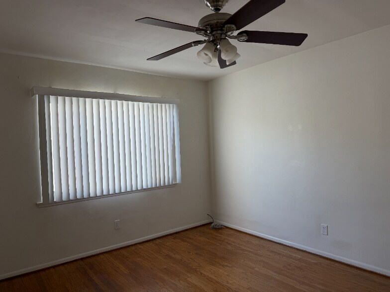 Building Photo - 128 W Rosslynn Ave