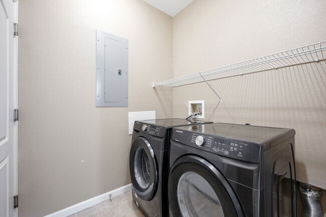 Building Photo - Spacious 3BR + Loft in the Palomino Park Community - Perfect for Comfortable, Convenient and Quit...