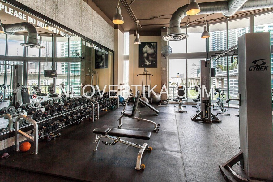 Building Photo - 690 SW 1st Ct