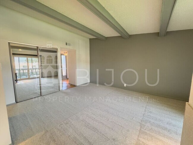 Building Photo - 1022 Fontmore Rd