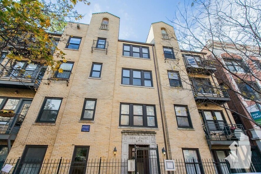 Building Photo - 911 W Dakin St