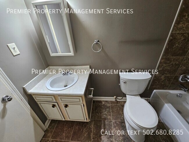 Building Photo - 2 Bedroom appartments with laundry hookups