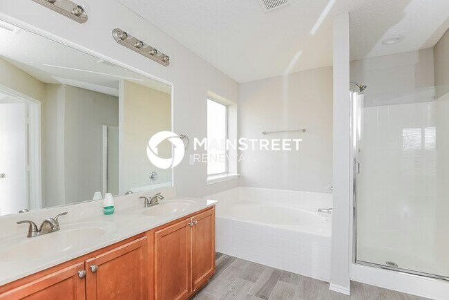 Building Photo - 3 Bedroom Pet-Friendly Home in Burleson, TX with Main Street Renewal