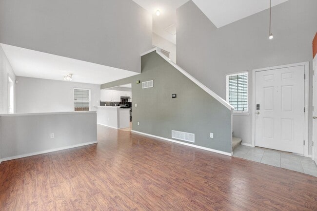 Building Photo - 6510 Stagecoach Ave