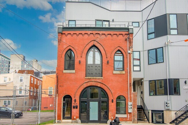 Building Photo - 1535 N Sydenham St