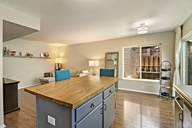 Building Photo - 67 Rustic Ln