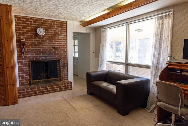 Building Photo - 6519 Byrnes Dr