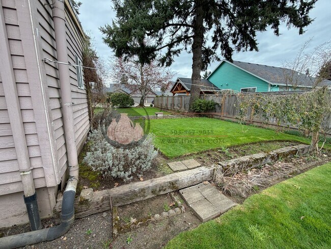 Building Photo - Hubbard Home with 2-Bay Shop, Office, & Massive Yard!