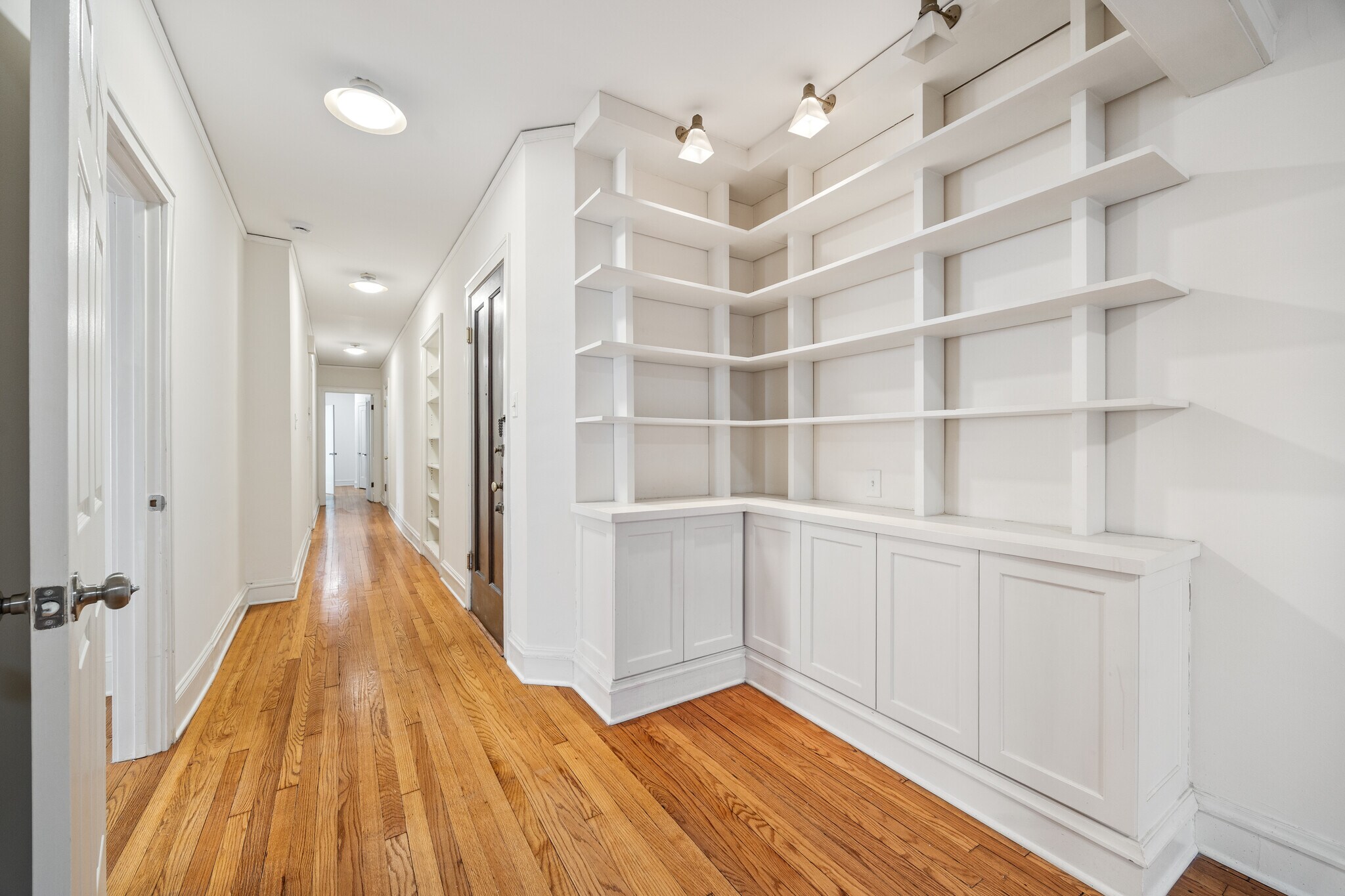 Building Photo - 721 Foster St