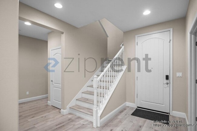 Building Photo - 1726 Hummingbird Way