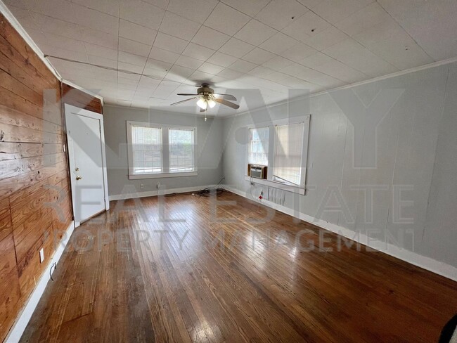 Building Photo - 324 General Mouton Ave