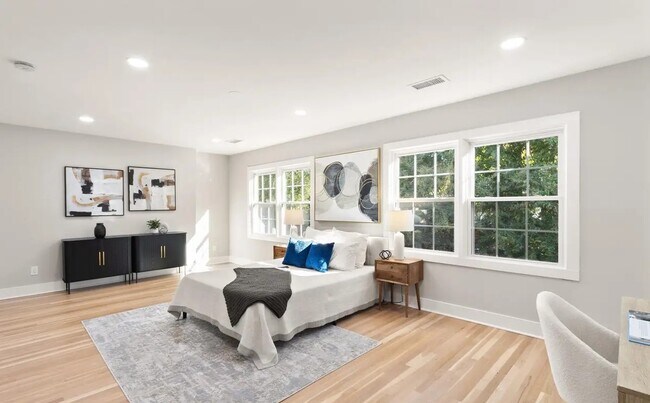 Building Photo - 3920-3912 12th St S