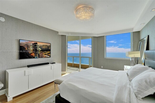 Building Photo - 17875 Collins Ave