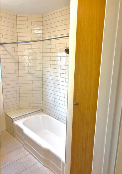 Building Photo - 8523 Pickford St