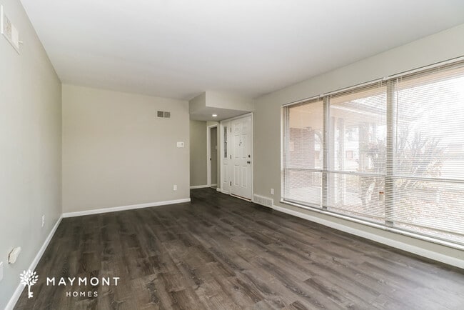 Building Photo - Comfortable Living in Florissant