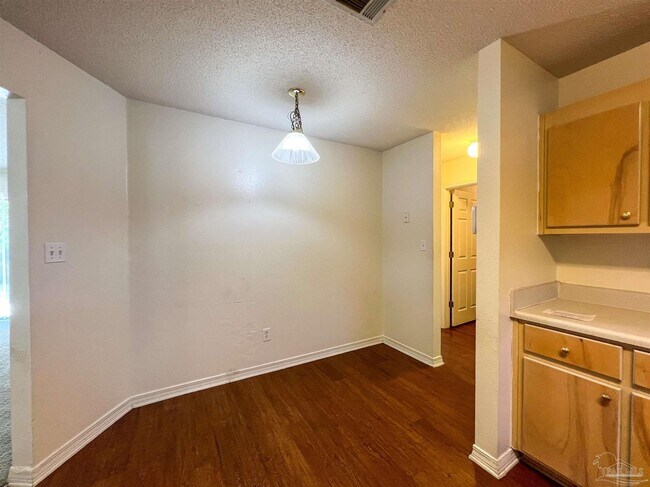 Building Photo - 1297 Middlebrook Dr