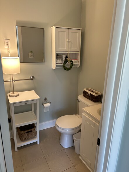 full bath - 617 Delles Rd