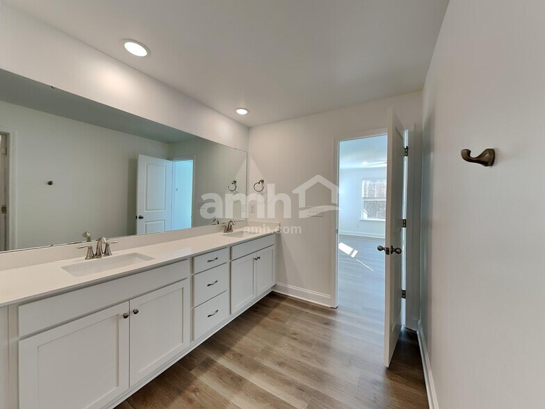 Building Photo - 3513 Jefferson Cor Ln