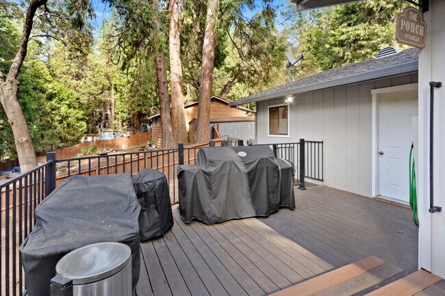 Building Photo - Rare 4-bedroom home in Camino for rent!
