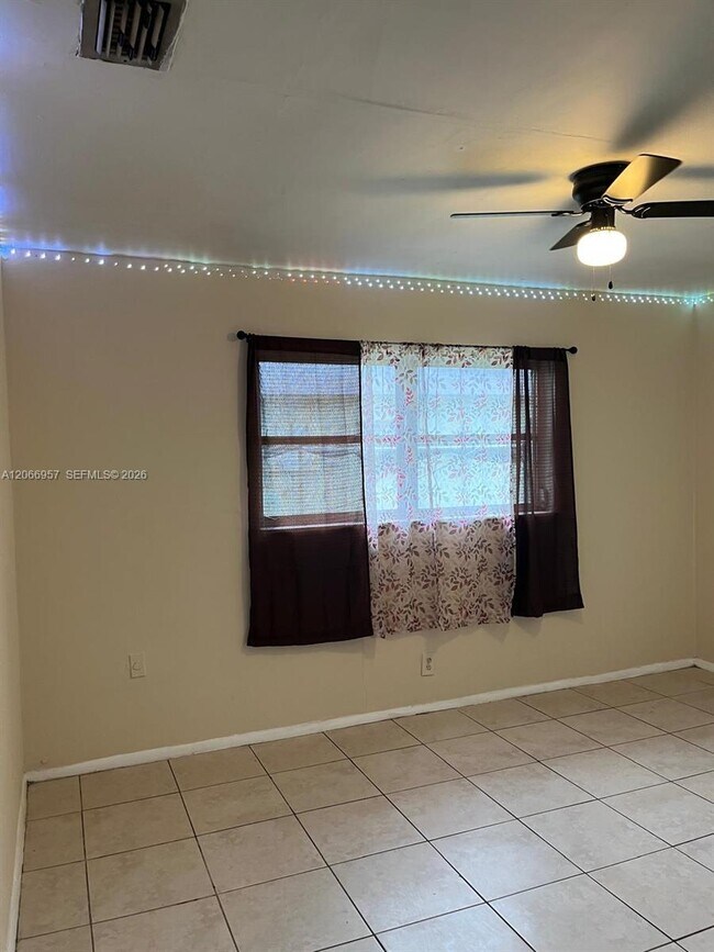 Building Photo - 7721 SW 10th Ct