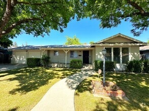 Building Photo - 1321 Palomar Way