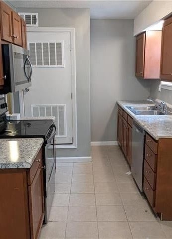 Building Photo - 900 S Lexington St