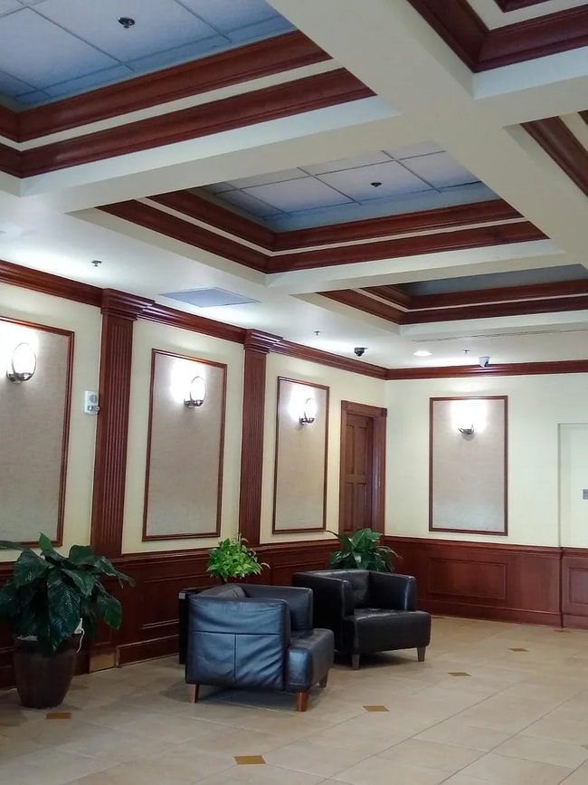 Building Photo - 2665 SW 37th Ave