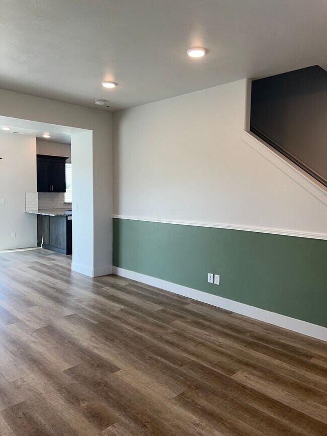 Building Photo - Beautiful 4 bed 2.5 bath home in the desirable Summerfield Subdivision